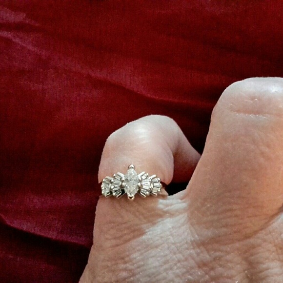 Lady's 14K Yellow Gold Engagement Style Ring - Picture 2 of 8